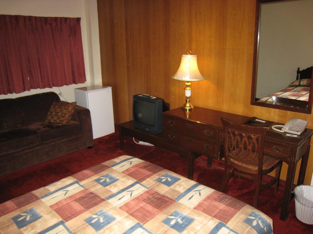 クレストン ダウンタウナー モーター インモーテル 部屋 写真